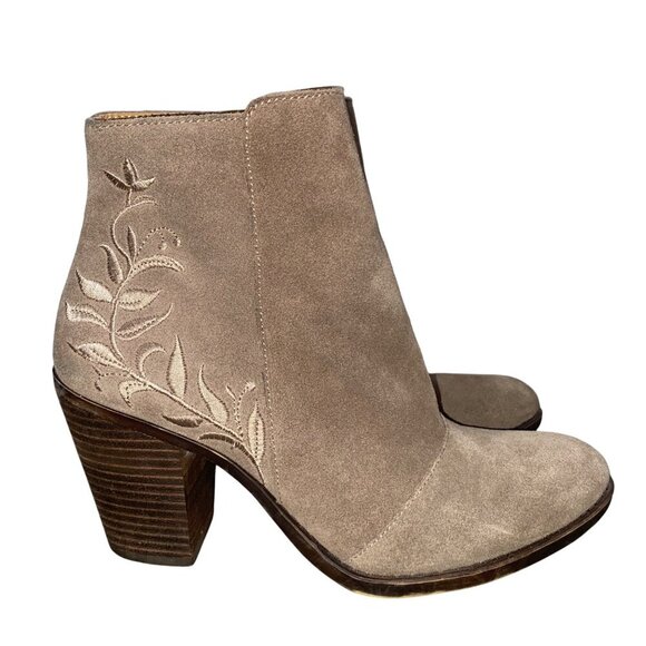 Lucky Brand Eleanor Taupe Suede leather Ankle Boots Embroidered Detail Stacked 9 - Picture 4 of 13